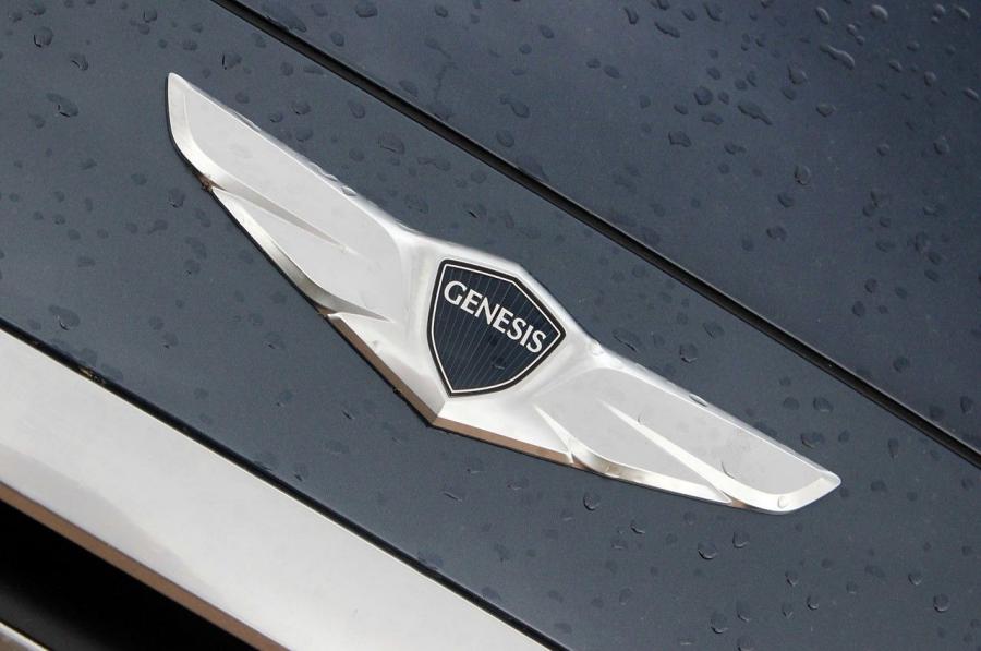 Логотип Hyundai Genesis 2014 года  (NA) (фото 61 из 105)